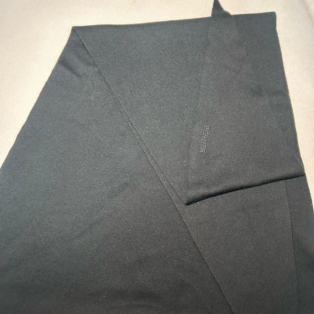 Hermes Black Cashmere Scarf - Picture 5 of 6